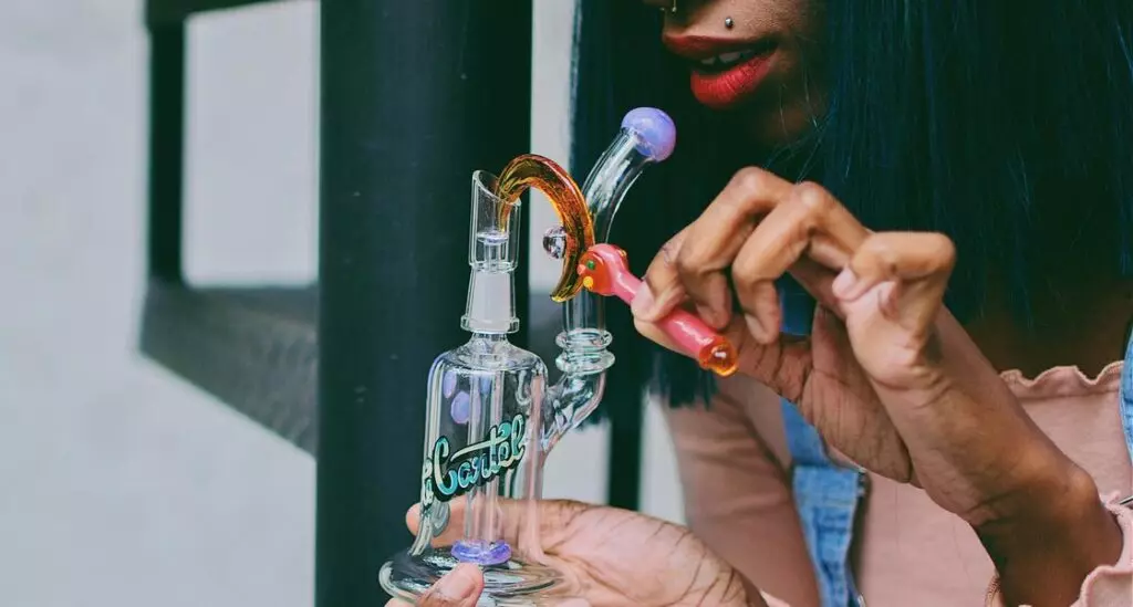 Avoid these SIX common blunders savvy bong users make