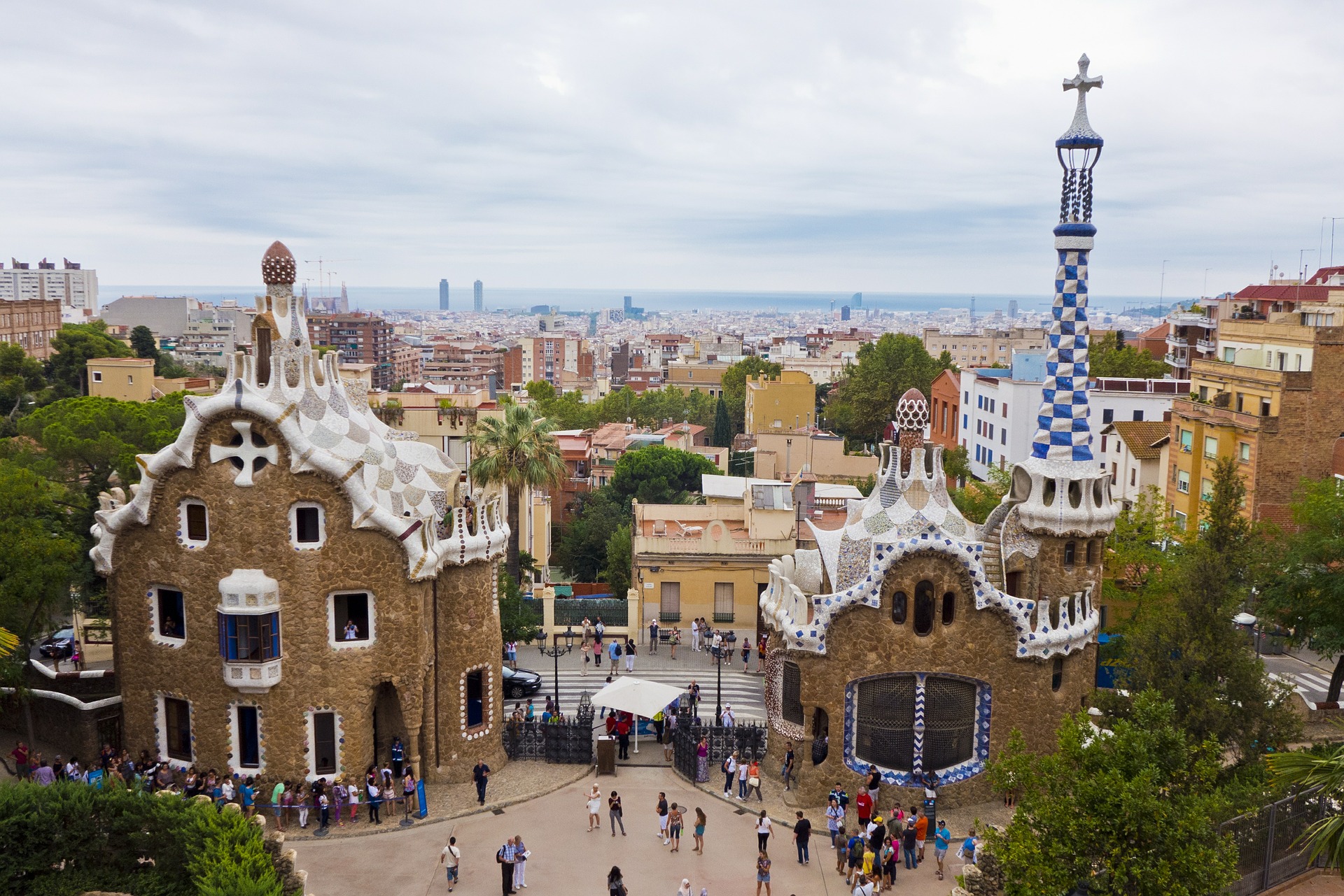 What is it like to visit the "Palau de la Música Catalana”?