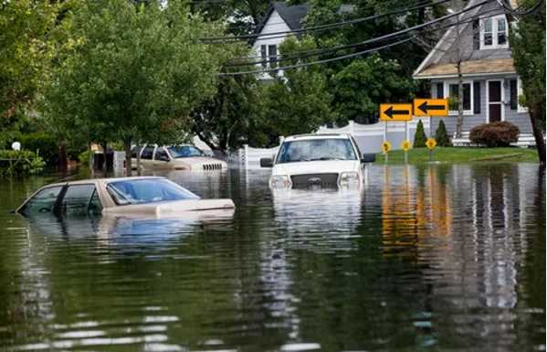 How Flood Insurance Adjusters Can Help With Claims
