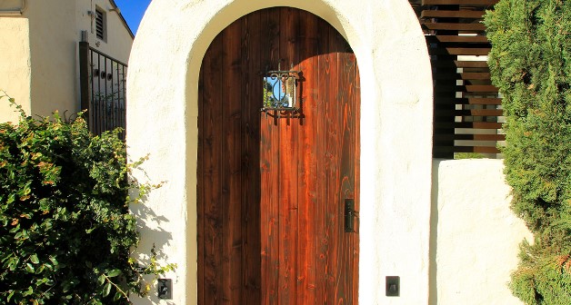 Different styles of wooden pedestrian gates for your home